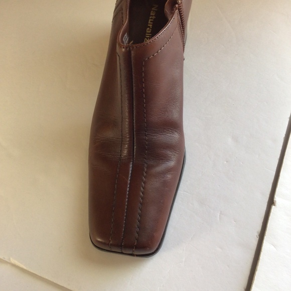 Naturalizer Brown Leather Heeled Loafers 9M  90s Minimalist Slip-On Shoes - Picture 9 of 16